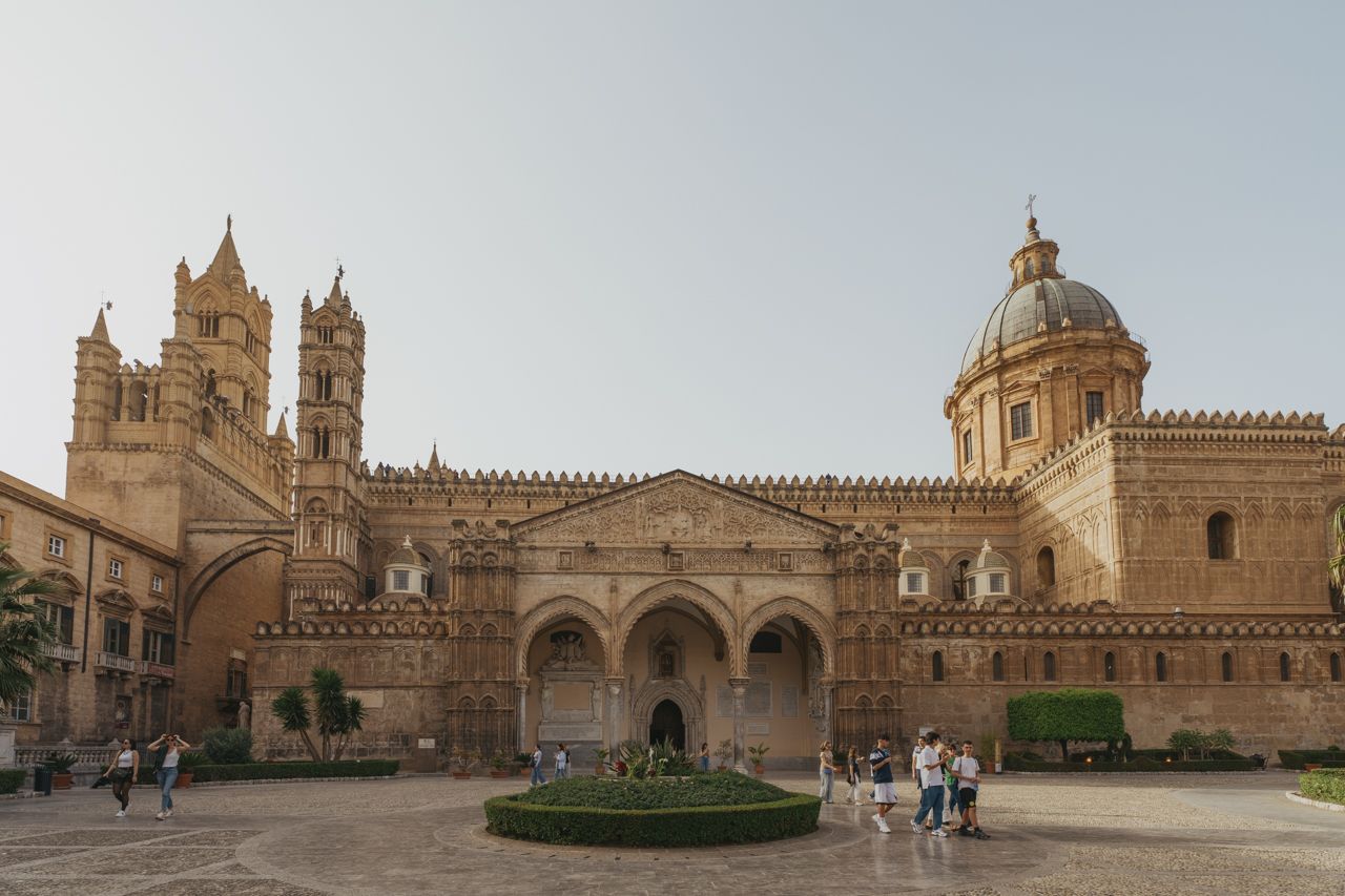 Palermo Cathedral exterior sunny day 2