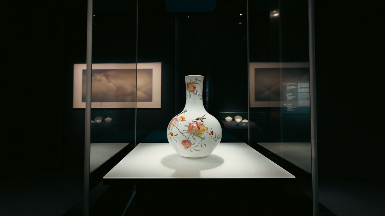 Vase at Hong Kong Museum of Art